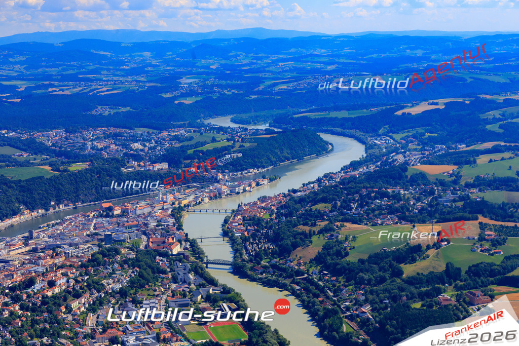 Die Luftaufnahme der Stadt Passau wurde 2017 vom Flugzeug heraus erstellt ( keine Drohne )- hohe Auflösung für beste Qualität