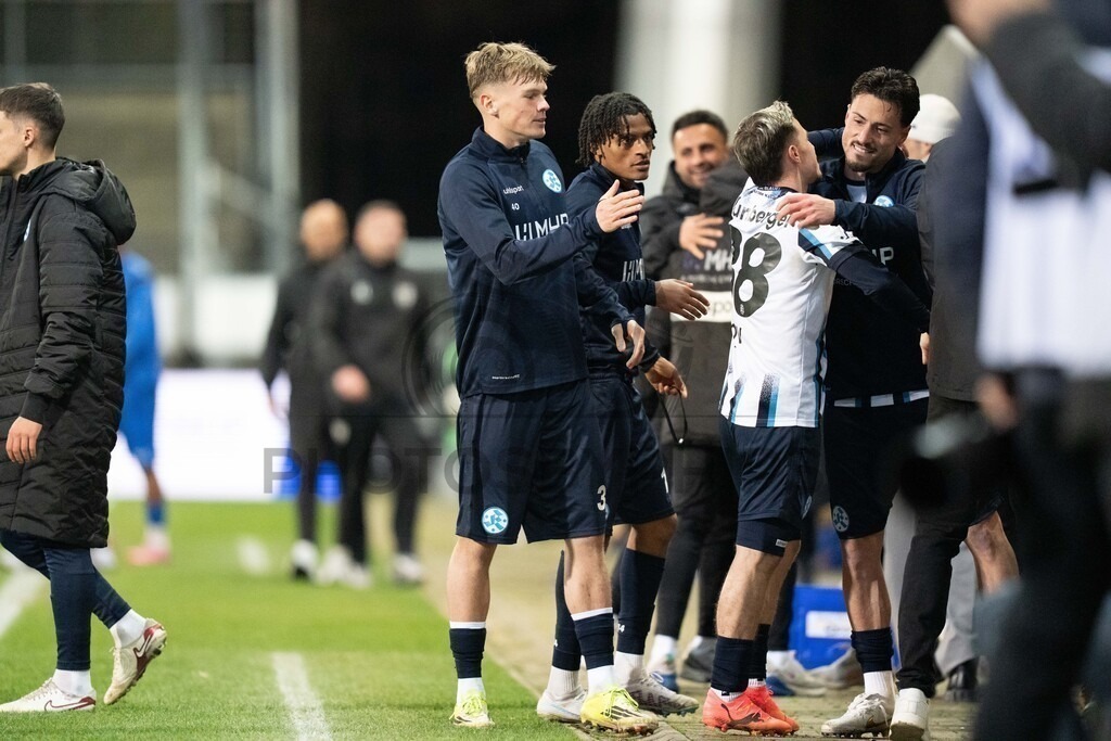 SV Stuttgarter Kickers vs. SGV Freiberg, Fussball, WFV-Pokal, Viertelfinale, 17.03.2026 | SV Stuttgarter Kickers jubeln nach dem Einzug ins Halbfinale,SV Stuttgarter Kickers vs. SGV Freiberg, Fussball, WFV-Pokal, Viertelfinale, 17.03.2026Foto: photosbyphips/Philip Ziegler