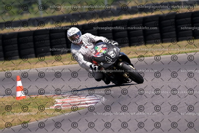 26bt04-1510 | markuskiefer.com - Realisiert mit Pictrs.com