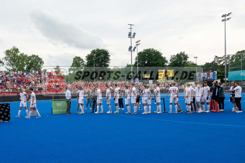 Final4_20250601-1621-Z82_9522 | Krefeld, Deutschland, 01.06.2025:  Feldhockey Final4 2025 – „Deutsche Feldhockey-Meisterschaften 2025“ Crefelder HTC - Rot-Weiss Köln (Finale Herren) im Gerd-Wellen-Hockeyanlage am 01.06.2025 in Krefeld, Deutschland. (Foto von Kramhöller/Fehrmann/Kaste)Krefeld, Germany, 01.06.2025: Feldhockey Final4 2025 – „Deutsche Feldhockey-Meisterschaften 2025“ Harvestehuder HTC - Düsseldorfer HC (Finale Damen) in Gerd-Wellen-Hockeyanlage at 01.06.2025 in Krefeld, Deutschland. (Foto from Kramhöller/Fehrmann/Kaste)