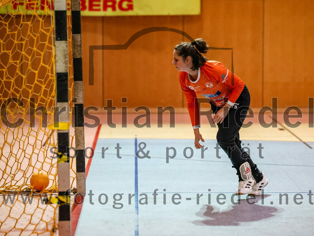 2024-01-27_011_SpVgg_Altenerding_II_gegen_TV_Altoetting_II | Erding, Deutschland, 27.01.2024:
Handball, Bezirksliga Frauen Altbayern 2023 / 2024, 10. Spieltag, SpVgg Altenerding II gegen TV Altötting II, Endergebnis: 17:29

Torfrau Nicole Steinbrecher (SpVgg Altenerding, #99)

Foto: Christian Riedel / fotografie-riedel.net