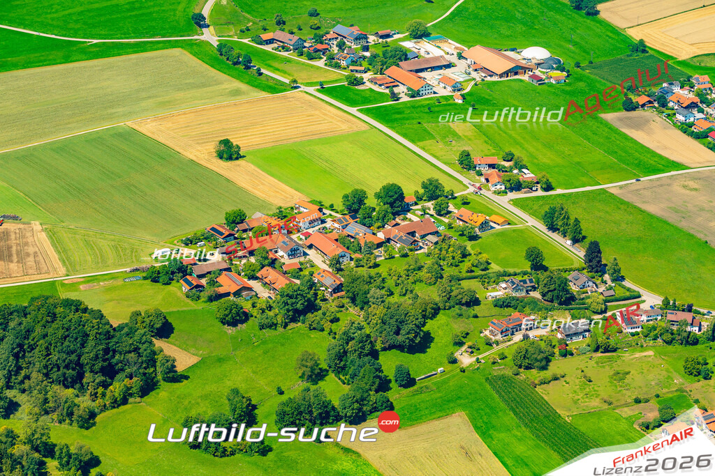 Balkham Glonn Bild- Das Luftbild wurde 2025 vom UL-Flugzeug heraus erstellt ( keine Drohne ) - Hochauflösende Luftaufnahme -Nicht vergleichbar mit Google Maps oder Satelittenbilder- Die Geschenkidee !Mit Lizenz und Bildrechte bestellbar