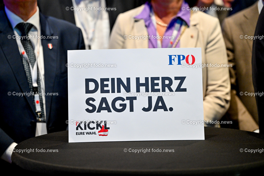 Pressewahldienst Linz zur Nationalratswahl 2024_ 29.09.2024-9 | 29.09.2024, Ursulinenhof Linz AUT, Nationalratswahl 2024, Pressewahldienst im Bild ein Wahlplakat