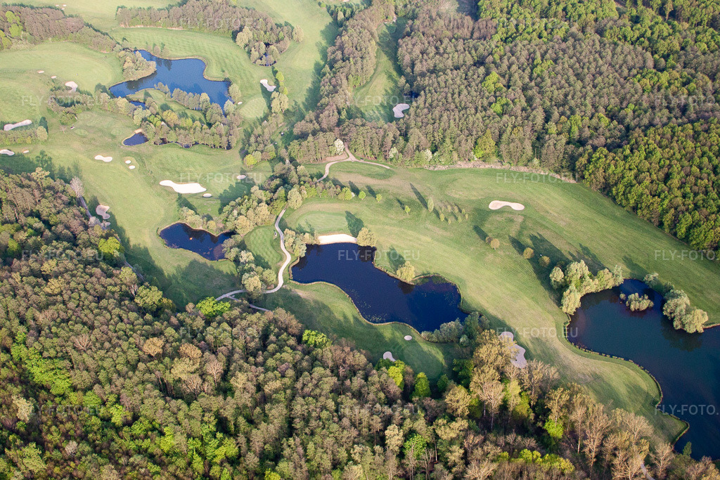 Vue aérienne: Soufflenheim, Club de golf de Soufflenheim, Baden-Baden à Schirrhoffen dans le département Bas Rhin, France – .Photo: IMG_39526.jpg prise le 14/04/2011 par Werner Riehm/FLY-FOTO.eu – Résolution de l'original: 4752 x 3168 px