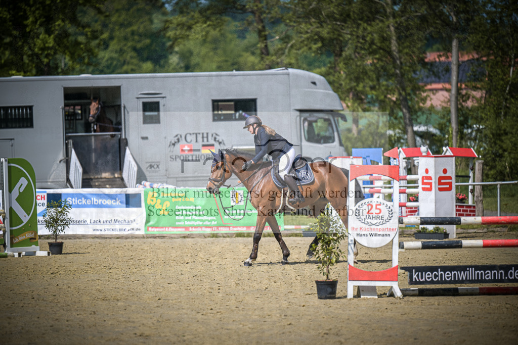 DOS_6993 | Entdecke hochwertige Reitturnierfotos von Foto Oger. Professionell, emotional und authentisch – jetzt Lieblingsmomente im Shop bestellen.Deutschlandweite Turnierfotografie. - Realisiert mit Pictrs.com