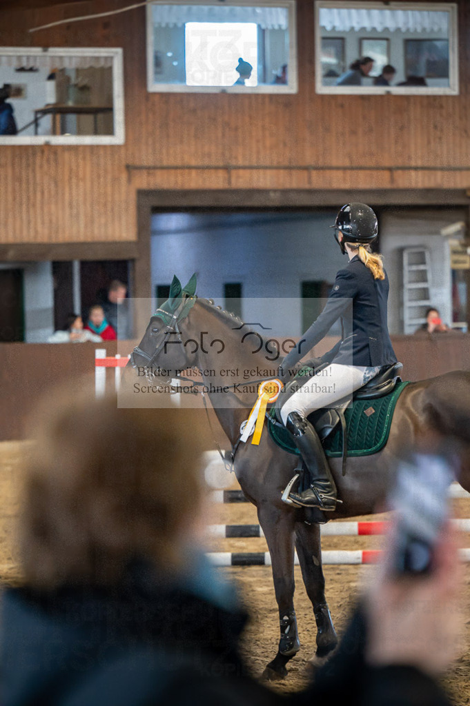 Hallenreittunier Voxtrup 2023 | Entdecke hochwertige Reitturnierfotos von Foto Oger. Professionell, emotional und authentisch – jetzt Lieblingsmomente im Shop bestellen.Deutschlandweite Turnierfotografie. - Realisiert mit Pictrs.com