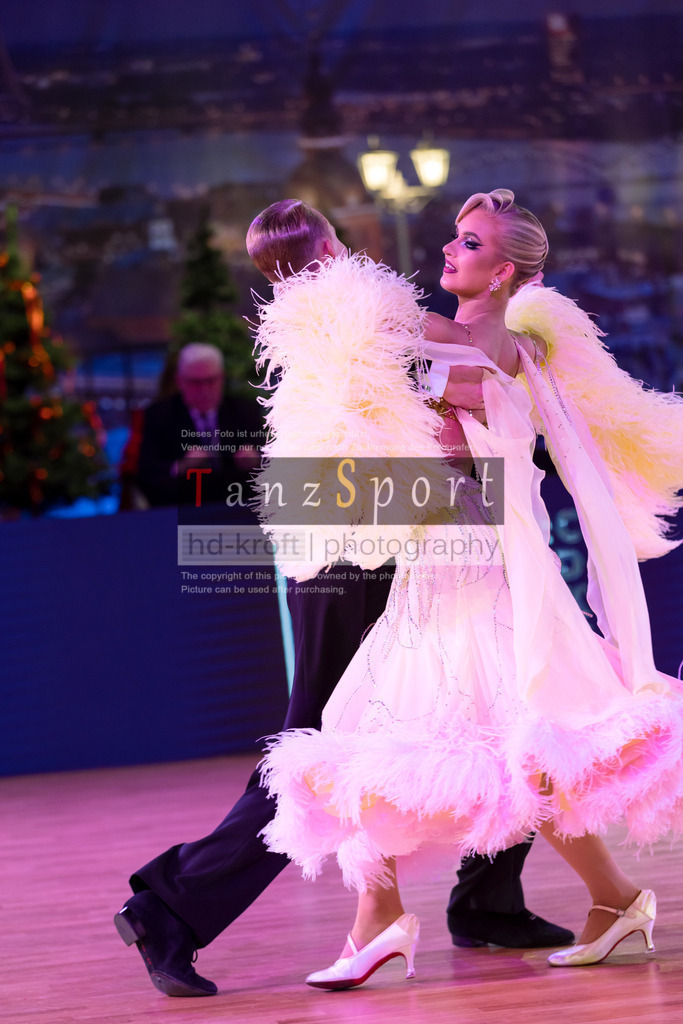 20241215_WDSF_Open_Youth_Std-Riga-9733 | Tanzsportbilder, Standardtanz, Lateintanz, WDSF, DTV, LTVB, dancecomp, goc, hessen tanzt, blaues band der spree, walzer, tango, wiener walzer, slowfox, quickstepp, samba, rumba, cha-cha-cha, paso doble. jive, hd-kroft photography, turniertanzsport