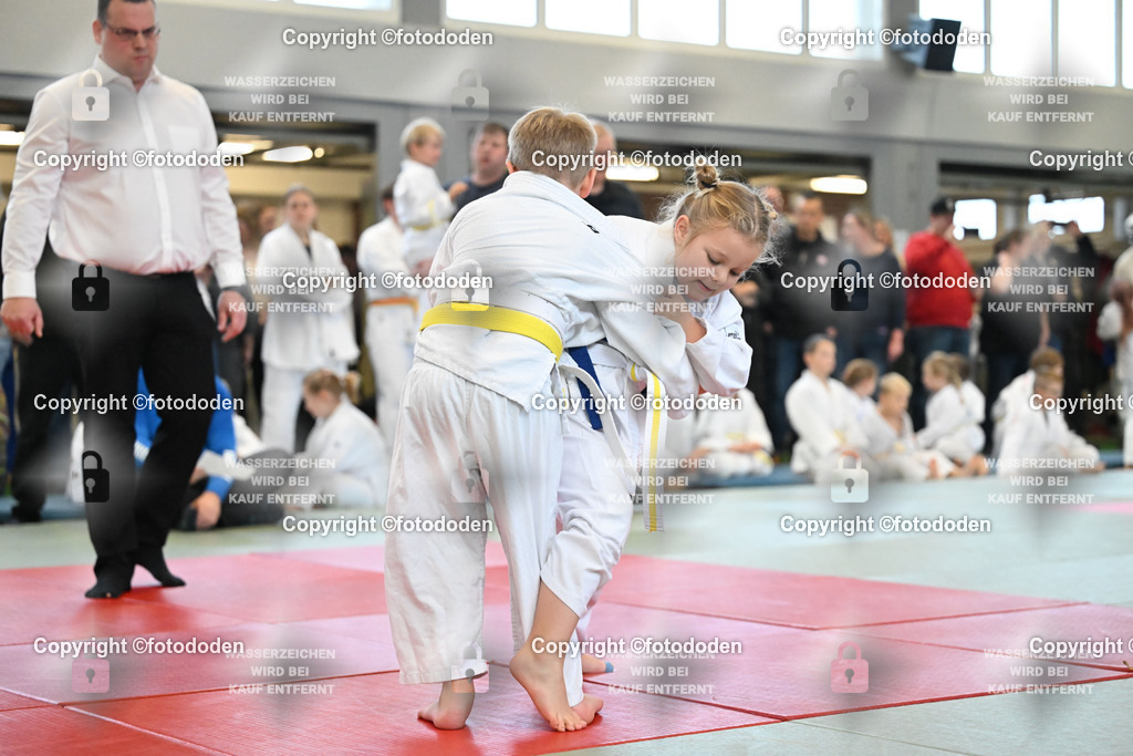 DSC_2732 | Till Niehuisen / TuS Holtriem gegen Charlotte Bär / BSC Burhafe