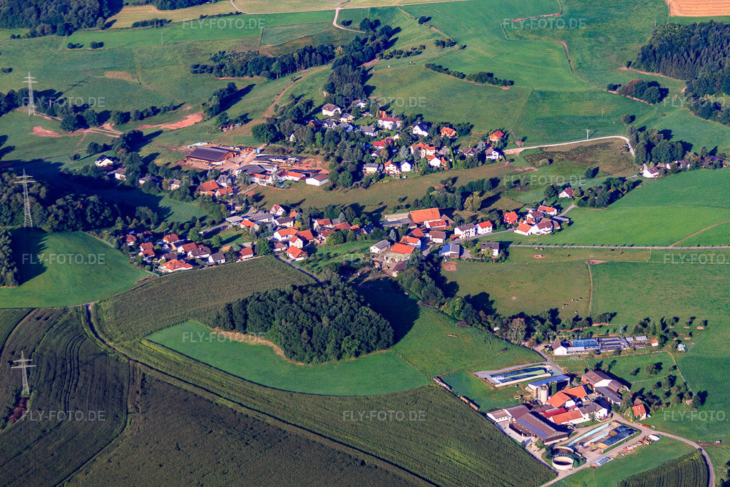 Luftbild: Ortsansicht von Nordosten im Ortsteil Hartenrod in Wald-Michelbach im Bundesland Hessen in Deutschland. Foto: IMG_52108.jpg vom 19.08.2012 durch Werner Riehm/FLY-FOTO.deAuflösung des Originals: 4752 x 3168 px