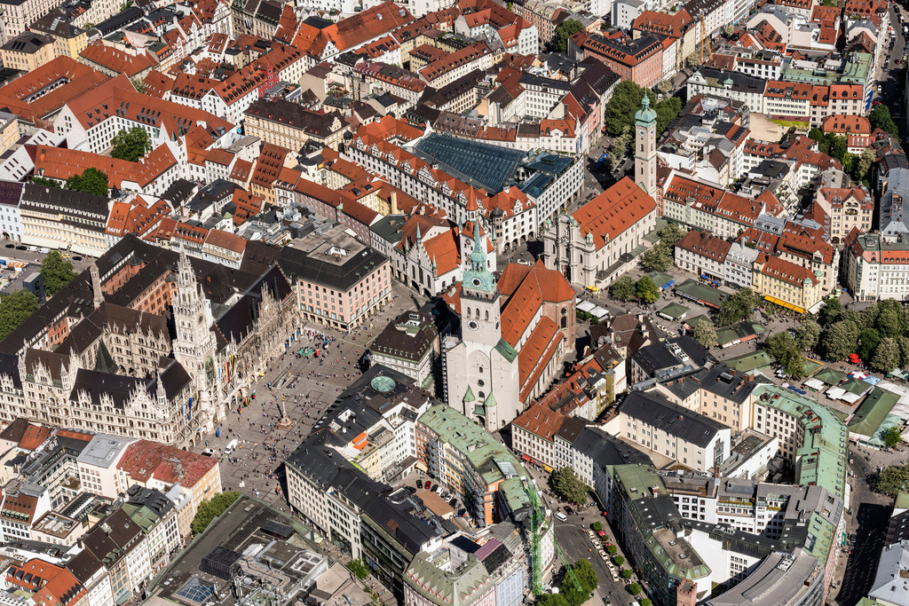 dr__dsc9164.jpg | MüNCHEN 07.05.2018 Platz- Ensemble Marienplatz am Rathaus im Innenstadt- Zentrum in München im Bundesland Bayern, Deutschland. // Ensemble space Marienplatz on Town Hall in the inner city center in Munich in the state Bavaria, Germany. Foto: Daniel Reiter