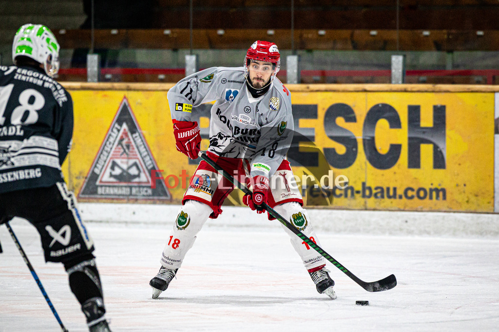 TSV Peißenberg MINERS gegen TEV Miesbach | Eishockey Bayernliga Herren Vorrunde 2024/25, TSV Peißenberg MINERS gegen TEV Miesbach, 20241201,Kurt SONNER (TEVM 18) in Aktion,2024-12-01 in Peißenberg (Eisstadion Peißenberg)Kurt SONNER (TEVM 18)Copyright: WolfgangxLindner