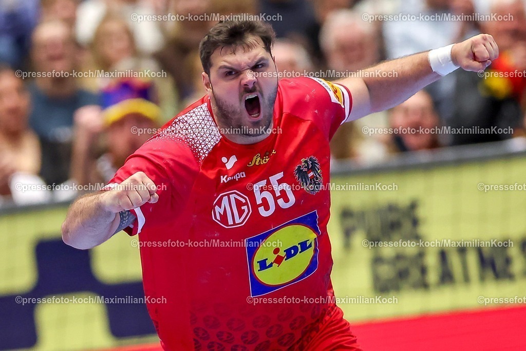 EHF19012601058 | 19.01.2026, Handball, Men's EHF EURO 2026, Österreich - Serbien, Jyske Bank Boxen in Herning, Dänemark, Preliminary Round:  Tobias Wagner (Austria #55) jubelnd