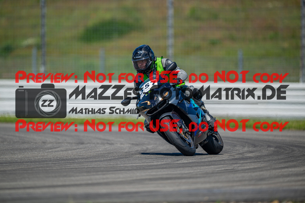 MaZZes-Fotomatrix-20260523-111983 | GRUEN