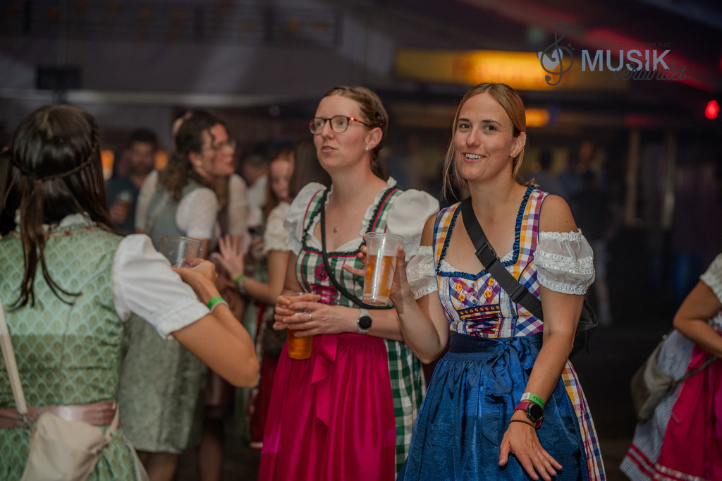 DSC_3885 | "Fussifoto.com – Ihr Ansprechpartner für hochwertige Fotografie! Entdecken Sie kreative Bilder und professionelle Dienstleistungen. Kontaktieren Sie uns für Ihre Projekte!"