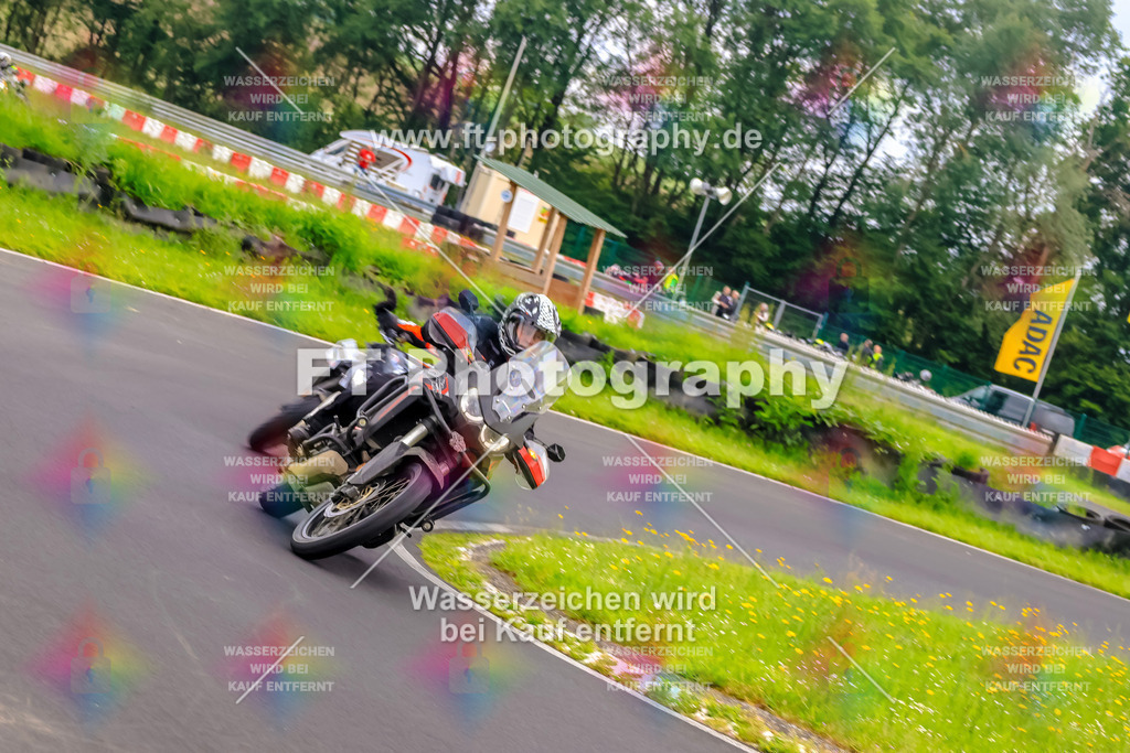 VBK-7050 | Hier findet Ihr Bilder von Touristenfahrten auf der Nürburgring Nordschleife oder von anderen Veranstaltungen die ich besucht habe. Viel Spass beim Durch Schauen 
