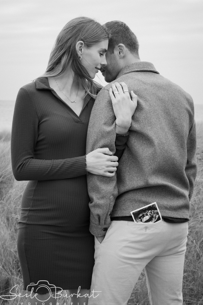 20250927-IMG_4616-2 | Authentische, natürliche und emotionale Fotoshootings auf der Nordseeinsel Föhr. Als Fotografin halte ich deine schönsten Momente in einzigartigen Neugeborenen-, Familien-, Paar- und Einzelshootings fest. Jetzt einen Termin vereinbaren!