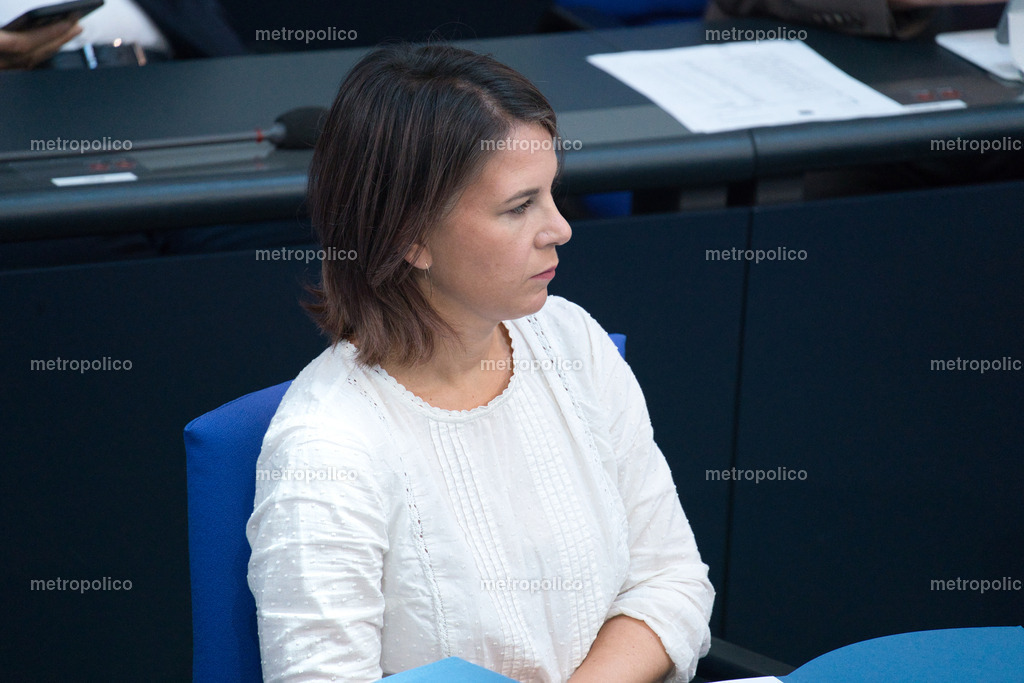 Annalena Baerbock (32) | Metropolico