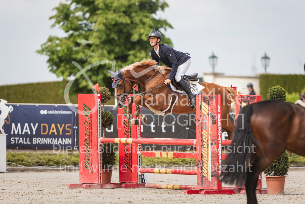 25059_MayDays_SprPf-A-215 | Deine schönsten Turniermomente als professionelle Fotos! Entdecke hochwertige Pferdesport-Fotografie im Online-Shop. Jetzt Fotos finden & bestellen!