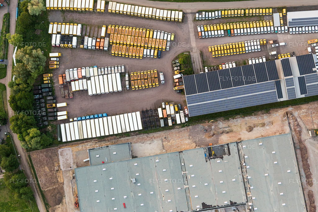 Luftbild: Gewerbegebiet Süd mit Engel & Engel GmbH DHL-Parcel-Transporter seller in Rohrbach im Bundesland Rheinland-Pfalz in Deutschland. – Foto: IMG_100580.jpg vom 01.06.2017 durch Werner Riehm/FLY-FOTO.de – Auflösung des Originals: 5472 x 3648 px