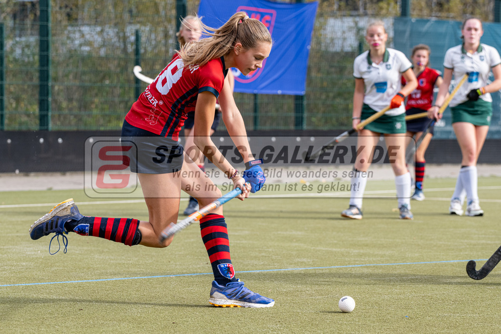 SFE_20231021_0168 | Deutsche Meisterschaft Weibliche U16 Halbfinale Uhlenhorst Mülheim - Berliner HC am 21.10.2023 in Köln (Düsseldorfer Hockeyclub 1905 e.V.), Photo: Stephan Fehrmann 2023 (Sports-Gallery)