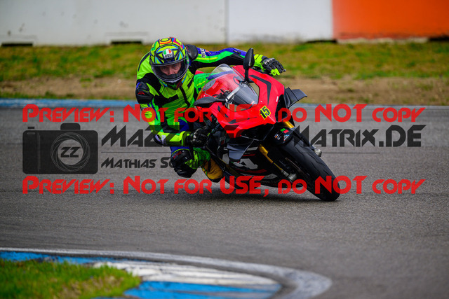 MaZZes_Fotomatrix_20250421_6007705_4138 | ROT