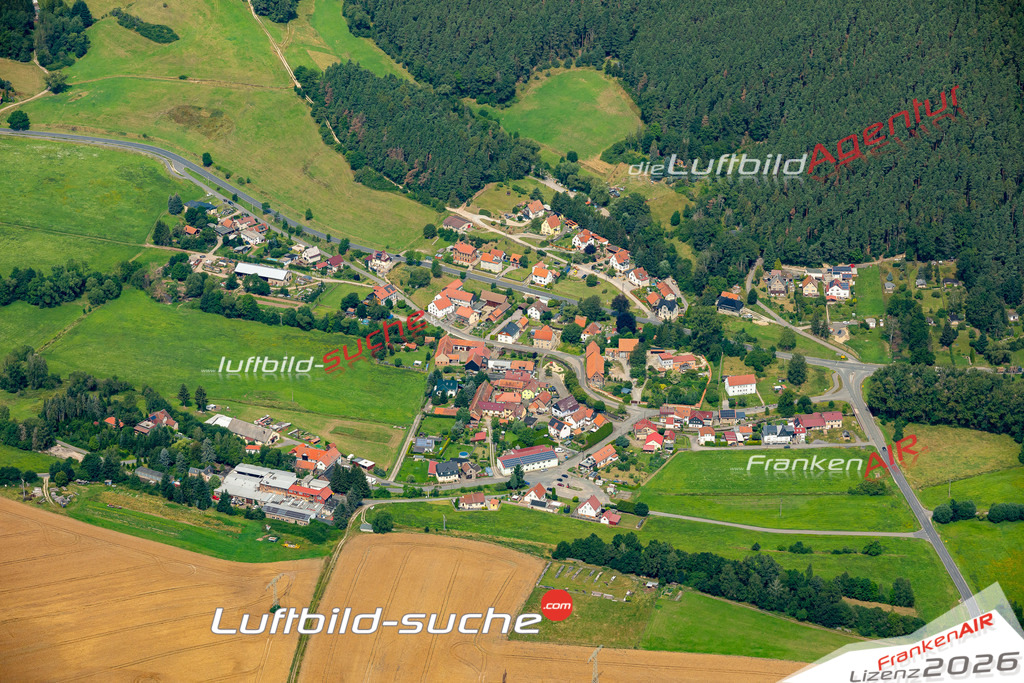 Das Luftbild zeigt : Unterköditz Königsee - Die Luftaufnahme wurde 2024 vom UL-Flugzeug aus erstellt ( keine Drohne ) - Hochauflösende Luftaufnahme - Für grossformatige Ausdrucke geeignet. Die Geschenkidee !Mit Lizenz und Bildrechte bestellbar