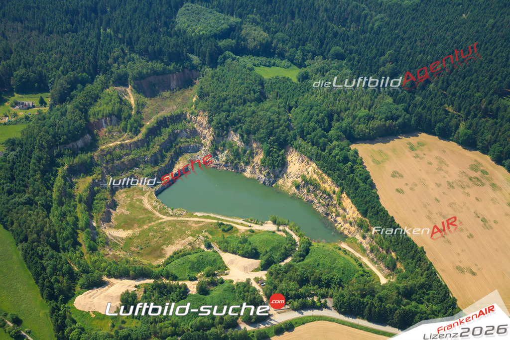 Die Luftaufnahme der Stadt Bergen wurde vom UL-Flugzeug heraus erstellt ( keine Drohne )- hohe Auflösung für beste Qualität