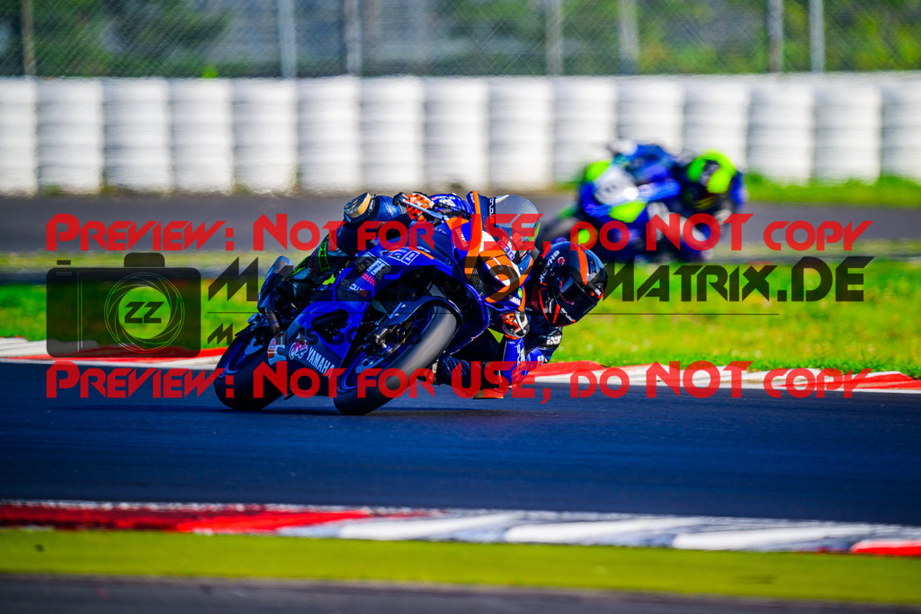 MaZZes_FotoMatrix_240831_6007705_1989 | R7