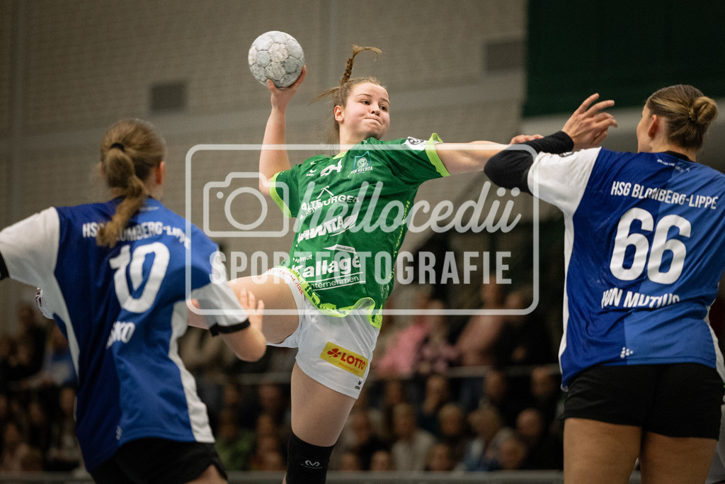 Vechta_Blomberg-58 | Meggan Rusko (10, HSG Blomberg-Lippe II) Maya Janßen (44, SC SFN Vechta) Alina von Mutius (66, HSG Blomberg-Lippe II) - Realisiert mit Pictrs.com