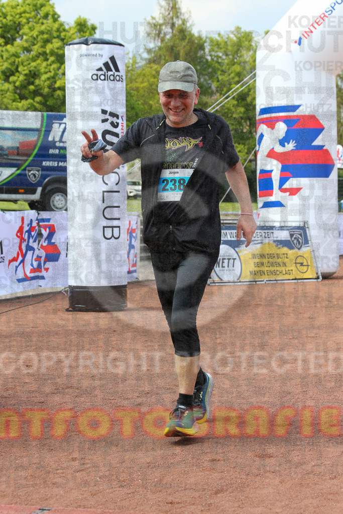 220501_1304_EX1_2507 | Sportfotografie im Rhein-Sieg Kreis, Köln, Bonn, NRW, Rheinland Pfalz, Hessen, etc. Unser Tätigkeitsfeld umfasst den Laufsport vom Volkslauf über den Marathon, Duathlon, Triathon bis zum Ultralauf wie Kölnpfad Ultra oder Schindertrail.