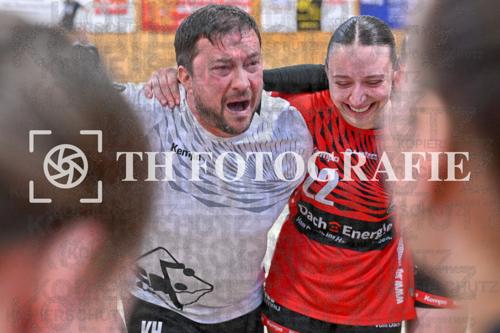 GER, SG Maulburg/Steinen - HB Kinzigtal, Frauen-Handball, Oberliga Suedbaden, 21. Spieltag, Saison 2024/2025, 06.04.2025 | Karsten Haas (SG Maulburg Steinen, Trainer), Maike Hartmann (SG Maulburg/Steinen, #22)GER, SG Maulburg/Steinen - HB Kinzigtal, Frauen-Handball, Oberliga Suedbaden, 21. Spieltag, Saison 2024/2025, 06.04.2025Foto: TH Fotografie/Thomas Hess