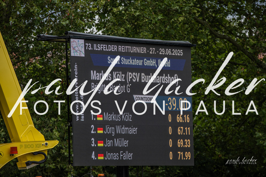 IMG_7116 | Erleben Sie dynamische Sport- und emotionale Tierfotografie in Süddeutschland mit Fotos von Paula. Spezialisiert auf Pferde- und Hundefotografie sowie Sportevents. Kontaktieren Sie mich für einzigartige und ausdrucksstarke Bilder Ihrer besonderen Momente.