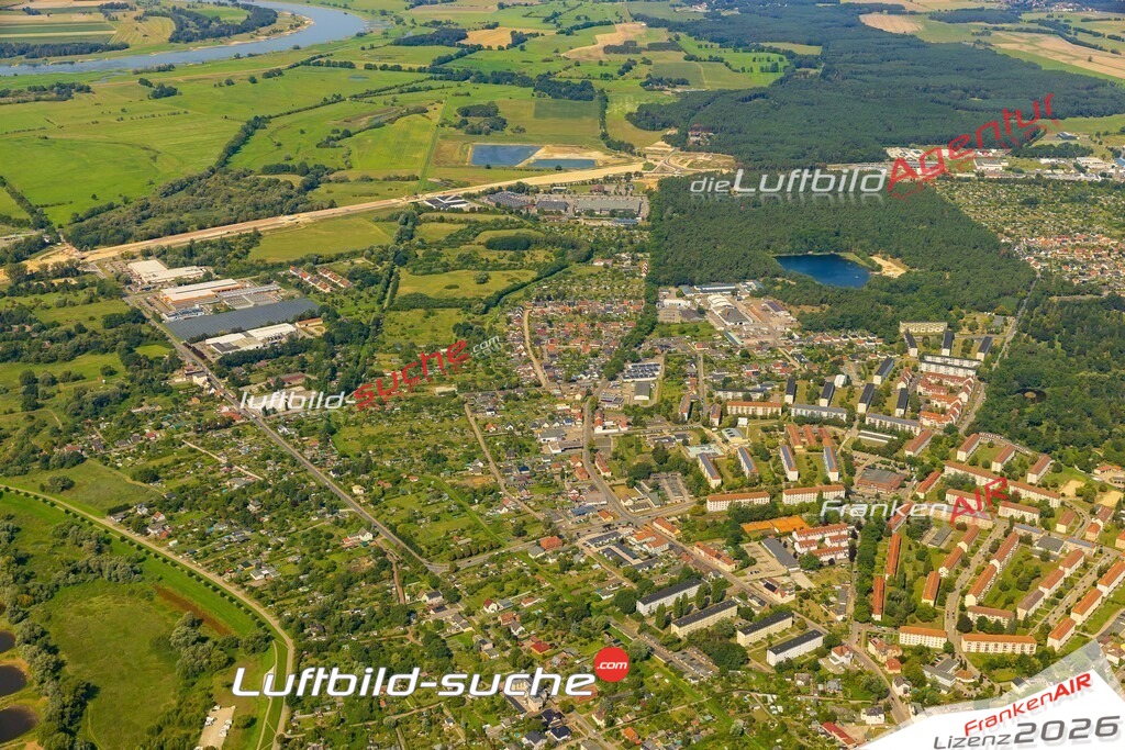 Luftaufnahme Lenzener Straße Wittenberge - Die Luftaufnahme wurde 2025 vom UL-Flugzeug heraus erstellt ( ohne Drohne ) - Hochauflösende Luftaufnahme - für professionelle Ausdrucke geeignet. Die Geschenkidee !Mit Lizenz und Bildrechte bestellbar