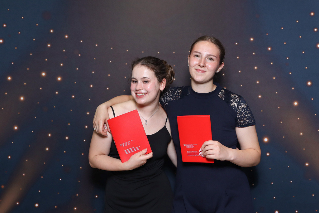 ZD260628112736-142 | Fotoshop von zweidimensional Fotografie. Ihr Fotograf im Aargau. Abzüge von Ihrem Fotobox Event bestellen.Abzüge von Ihrem Hochzeit bestellen.Abzüge von Ihrem Schulfotograf bestellen.