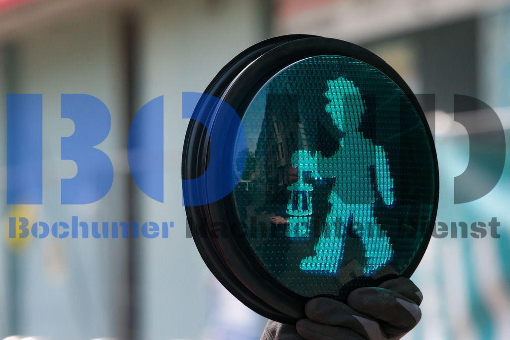 Bergmann-Ampel vor dem Deutschen Bergbaumuseum {date} -  | {headline}



(Foto: Sebastian Sendlak / BOND)

 - Realisiert mit Pictrs.com