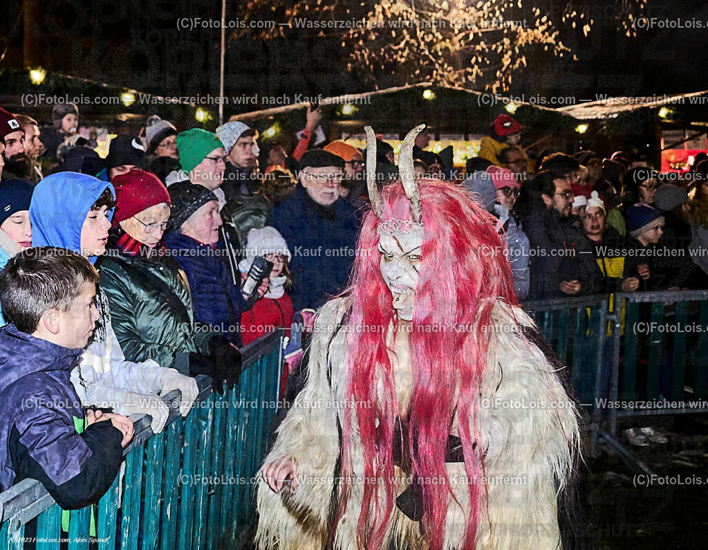 ALP5322_WIESELBURGER ADVENT_Perchtenlauf | (C)FotoLois.com, Alois Spandl, WIESELBURGER ADVENT, Perchtenlauf, So 10. Dez. 2023.