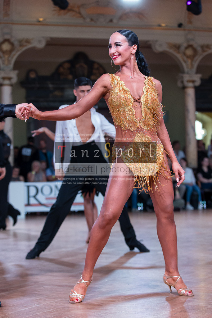 20240706_WDSF_WO_Latin_9302 | Tanzsportbilder, Standardtanz, Lateintanz, WDSF, DTV, LTVB, dancecomp, goc, hessen tanzt, blaues band der spree, walzer, tango, wiener walzer, slowfox, quickstepp, samba, rumba, cha-cha-cha, paso doble. jive, hd-kroft photography, turniertanzsport