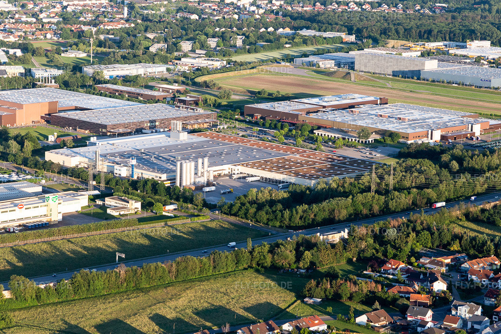 Luftbild: Refresco Group in Bruchsal im Bundesland Baden-Württemberg in Deutschland. Foto: IMG_115306.jpg vom 13.06.2019 durch Werner Riehm/FLY-FOTO.de