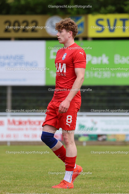 Fußball I Herren I Saison 2024-2025 I Senioren Landesliga Holstein I 29. Spieltag I SV Todesfelde U23 - 1.FC Phönix Lübeck II I 24.05.2025.061 | Kevin Knott (8, 1. FC Phönix Lübeck II) - Realisiert mit Pictrs.com