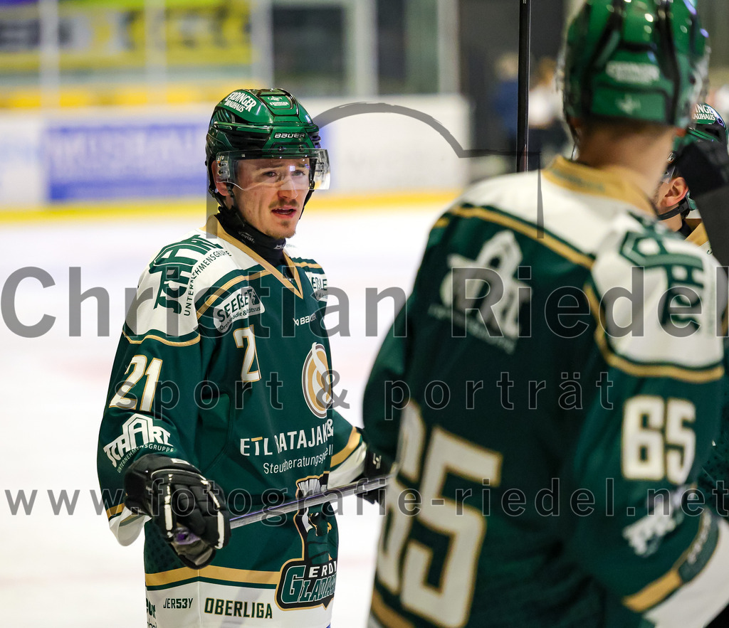 2026-01-09_121_TSV_Erding_gegen_Stuttgart_Rebels | Erding, Deutschland, 09.01.2026:Eishockey, Oberliga Süd 2025 / 2026, 35. Spieltag, TSV Erding gegen Stuttgart Rebels, Endergebnis: Erik Modlmayr (Erding Gladiators, #21)Foto: Christian Riedel / fotografie-riedel.net