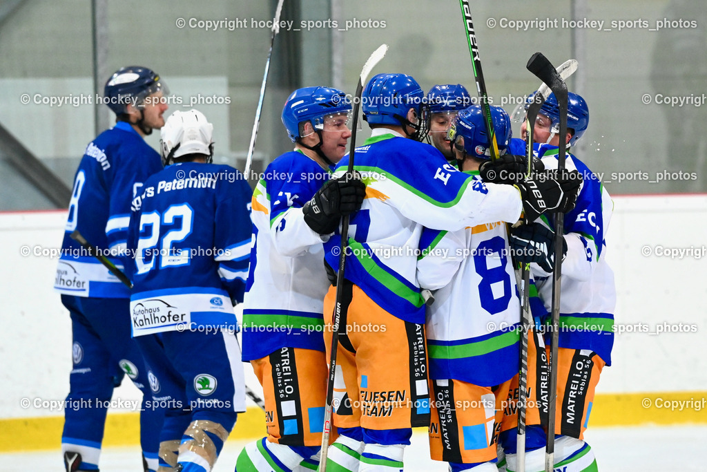  EC Tigers Paternion vs. EC Virgen 8.1.2022 | Jubel EC Virgen Mannschaft