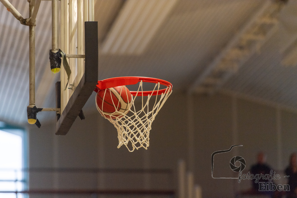 TSG Westerstede 3-VFL Löningen | TSG Westerstede 3 (weiß)-VFL Löningen (schwarz) am 14.01.2024; in Westerstede (Hössensporthalle), Photo: Philip Eiben 2023 - Realisiert mit Pictrs.com