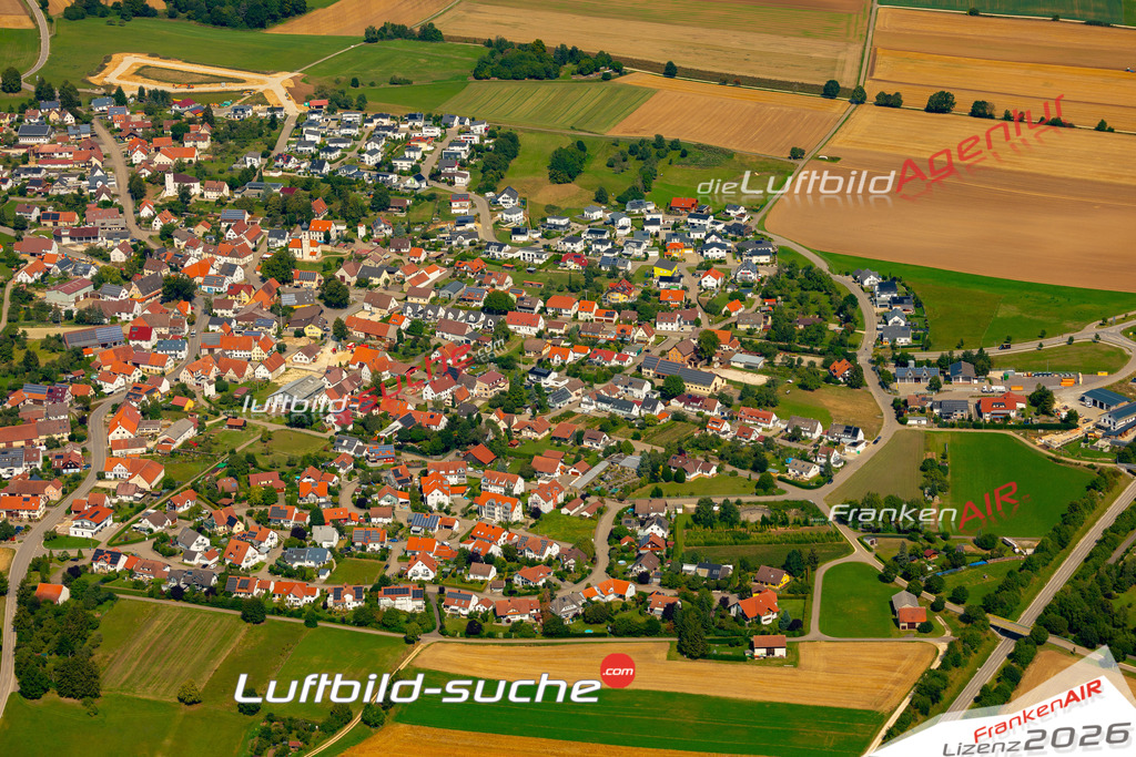 Das Luftbild zeigt : Ennabeuren Heroldstatt - Die Luftaufnahme wurde 2024 vom UL-Flugzeug aus erstellt ( keine Drohne ) - Hochauflösende Luftaufnahme - Für grossformatige Ausdrucke geeignet. Die Geschenkidee !Mit Lizenz und Bildrechte bestellbar