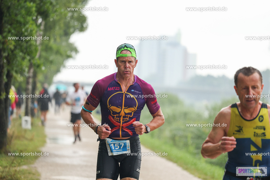 LUR_1050 | 34. M-net Erlanger Triathlon 2025 #erlangertriathlon  #mnettriathlon2025 #mnettriathlon #team #olympischedistanz #mitteldistanz #triathlon #maindonaukanal  #erlangertriathlon2025 #yourpictrs #tv1848 #tv1848erlangen  #triathlonbayern #sportinerlangen #demsportverbunden #sportshot_your_pictrs Copyright: www.sportshot.de