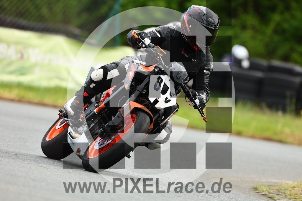 0085-20260509_02722 | Schöne Erinnerungen an spannende Momente - das festzuhalten ist unser Job. PIXELrace.de ist seit 2003 auf den Rennstrecken Europas unterwegs um die Action draußen beim Fahren und die wunderbare Stimmung imm Fahrerlager für euch einzufangen.