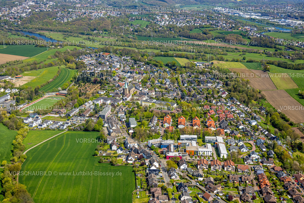 Hattingen230406691 | Luftbild, Altenzentrum Heidehof, Wohnsiedlung Uhlenkotten (rote Dächer), St. Elisabeth Krankenhaus, St. Mauritius Kirche, Sportplatz, Niederwenigern, Hattingen, Ruhrgebiet, Nordrhein-Westfalen, Deutschland