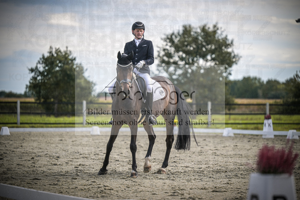 DOS_1327 | Entdecke hochwertige Reitturnierfotos von Foto Oger. Professionell, emotional und authentisch – jetzt Lieblingsmomente im Shop bestellen.Deutschlandweite Turnierfotografie. - Realisiert mit Pictrs.com