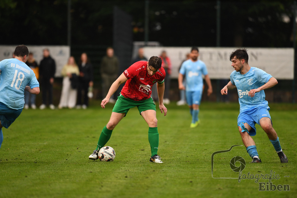 BV Bockhorn-SG FriPe | Relegation zur Kreisliga; BV Bockhorn (weiß)-SG FriPe (rot) am 05.06.2025 in Oldenburg/Ofenerdiek (Lagerstraße), Photo: Philip Eiben 2025 - Realisiert mit Pictrs.com
