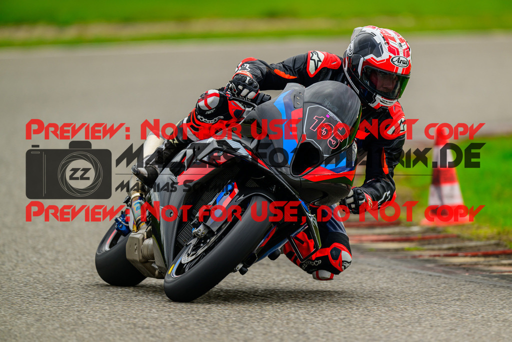 MaZZes_Fotomatrix_20241002_6007705_0104 | ROT