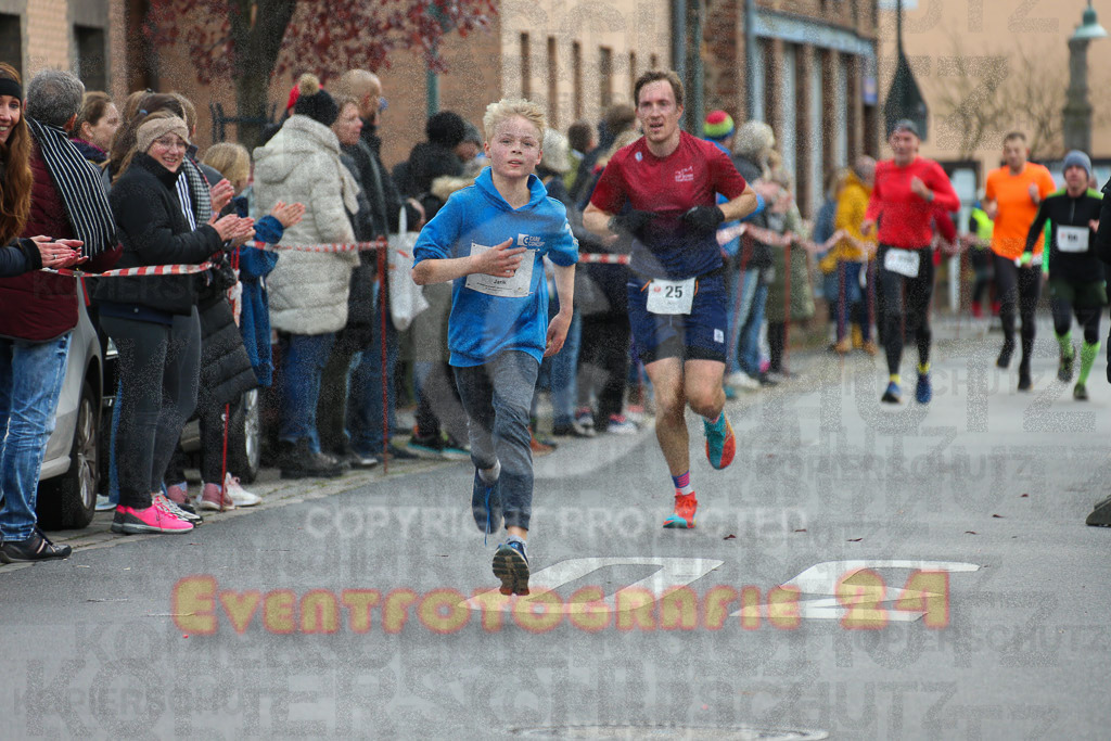 221127_1213_EX1_2121 | Sportfotografie im Rhein-Sieg Kreis, Köln, Bonn, NRW, Rheinland Pfalz, Hessen, etc. Unser Tätigkeitsfeld umfasst den Laufsport vom Volkslauf über den Marathon, Duathlon, Triathon bis zum Ultralauf wie Kölnpfad Ultra oder Schindertrail.